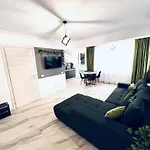 Velvet Bliss Mamaia Nord Apartment *