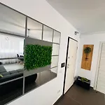 Velvet Bliss Mamaia Nord Apartment *