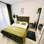 Velvet Bliss Mamaia Nord Apartment