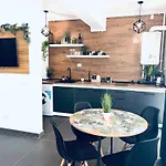 Velvet Bliss Mamaia Nord Apartment *