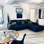 Velvet Bliss Mamaia Nord Apartment