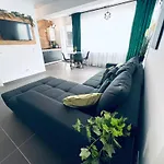 Velvet Bliss Mamaia Nord Apartment *