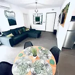 Velvet Bliss Mamaia Nord Apartment