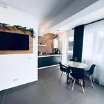 Velvet Bliss Mamaia Nord Apartment Navodari